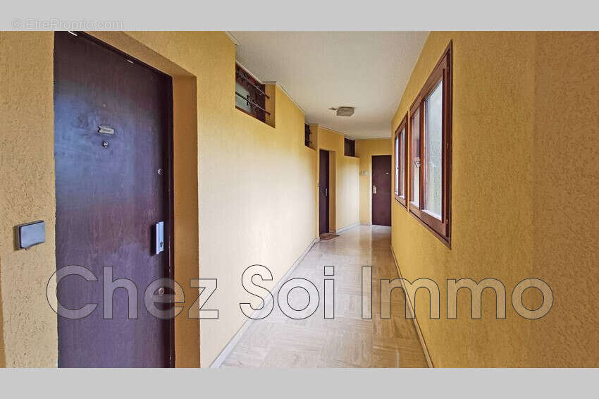 Appartement à VILLENEUVE-LOUBET