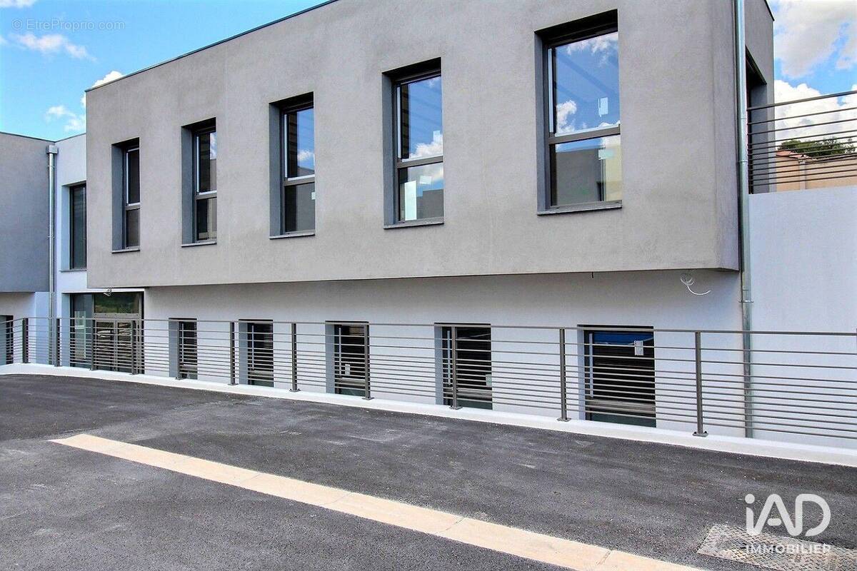 Photo 1 - Commerce à SAINT-MAXIMIN-LA-SAINTE-BAUME