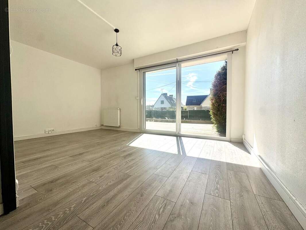 Appartement à SAINT-ETIENNE-DU-ROUVRAY