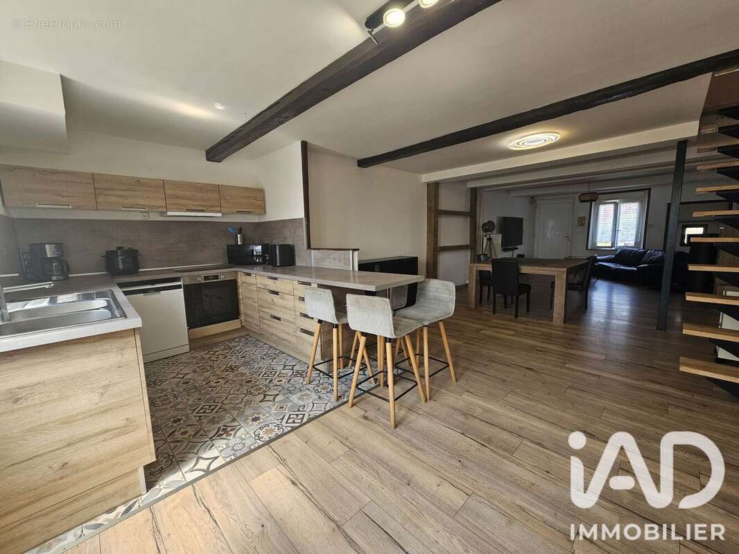 Maison 144 m² à Jonval  - photo 2