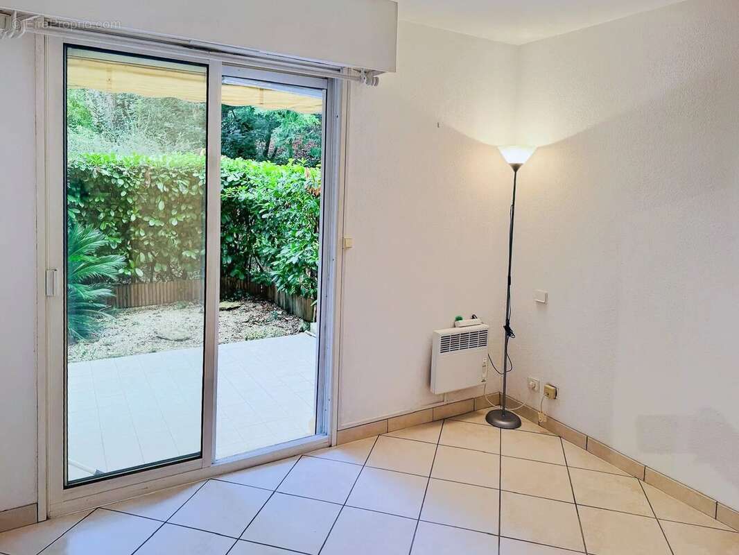 Appartement à MANDELIEU-LA-NAPOULE