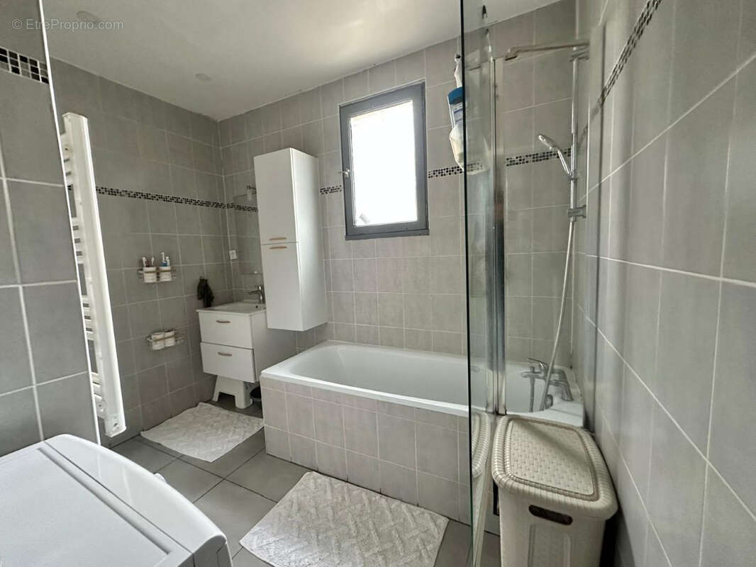 Maison à SARTROUVILLE