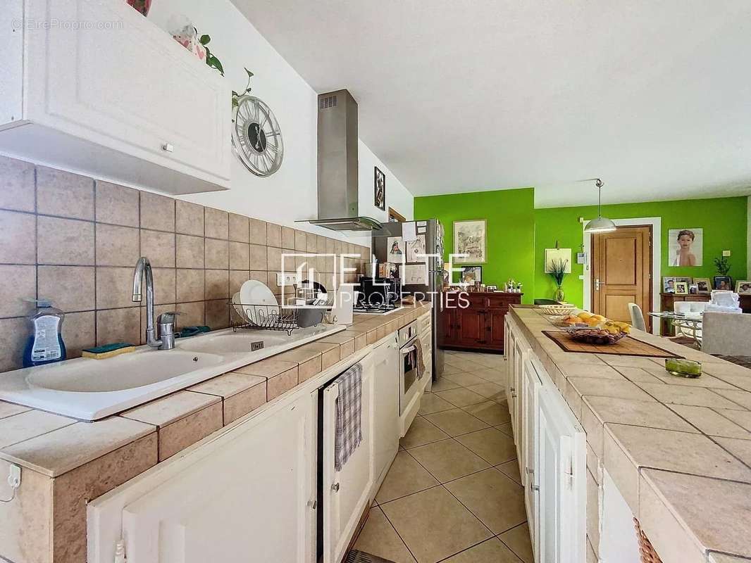 Appartement à VALLAURIS