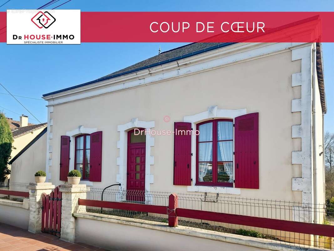 Maison à MONTBIZOT