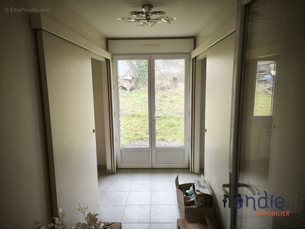 Maison à THENEUILLE