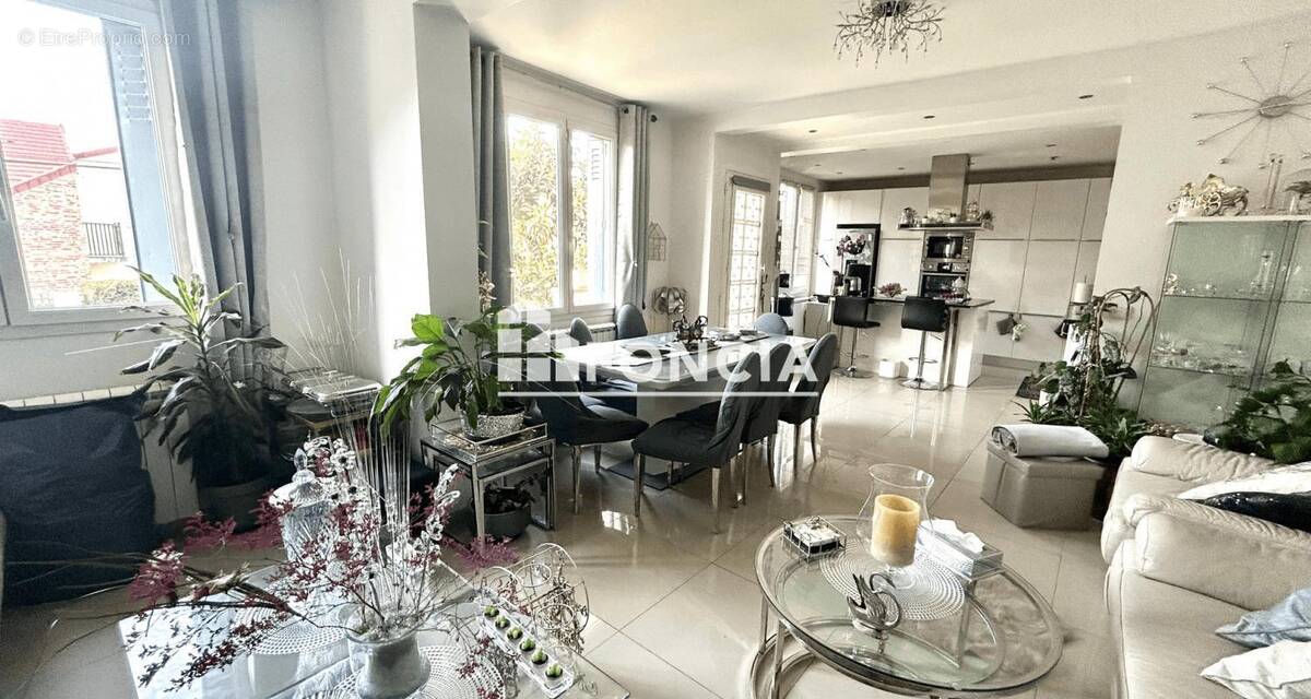 Maison à L&#039;HAY-LES-ROSES