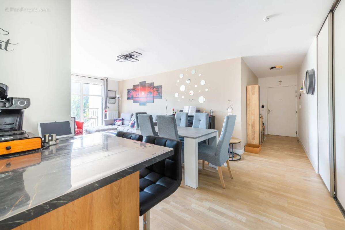 Appartement 4 pièces de 82 m² à Clamart avec Balcon et Parking - photo 5
