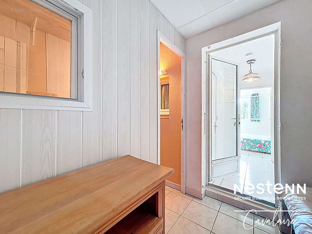 Appartement Cavalaire Sur Mer 2 pièce(s) dans résidence sécurisée en coeur de ville - photo 16