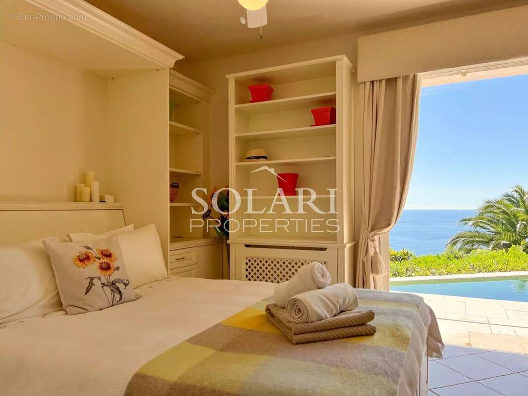 Maison à THEOULE-SUR-MER