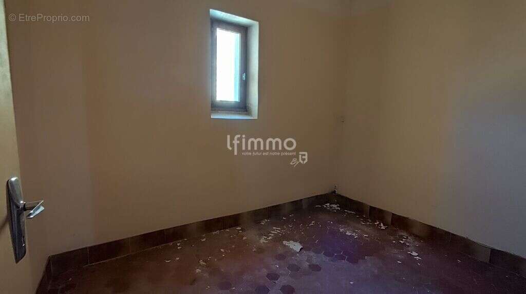 Appartement à PEYRUIS