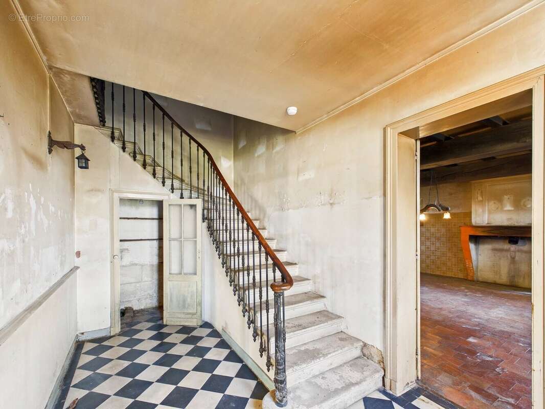 Maison à SAINT-EMILION