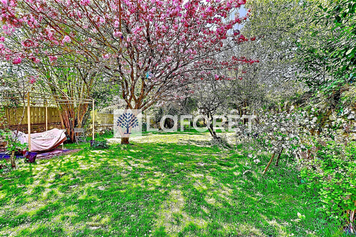 Maison à SAINT-NOM-LA-BRETECHE