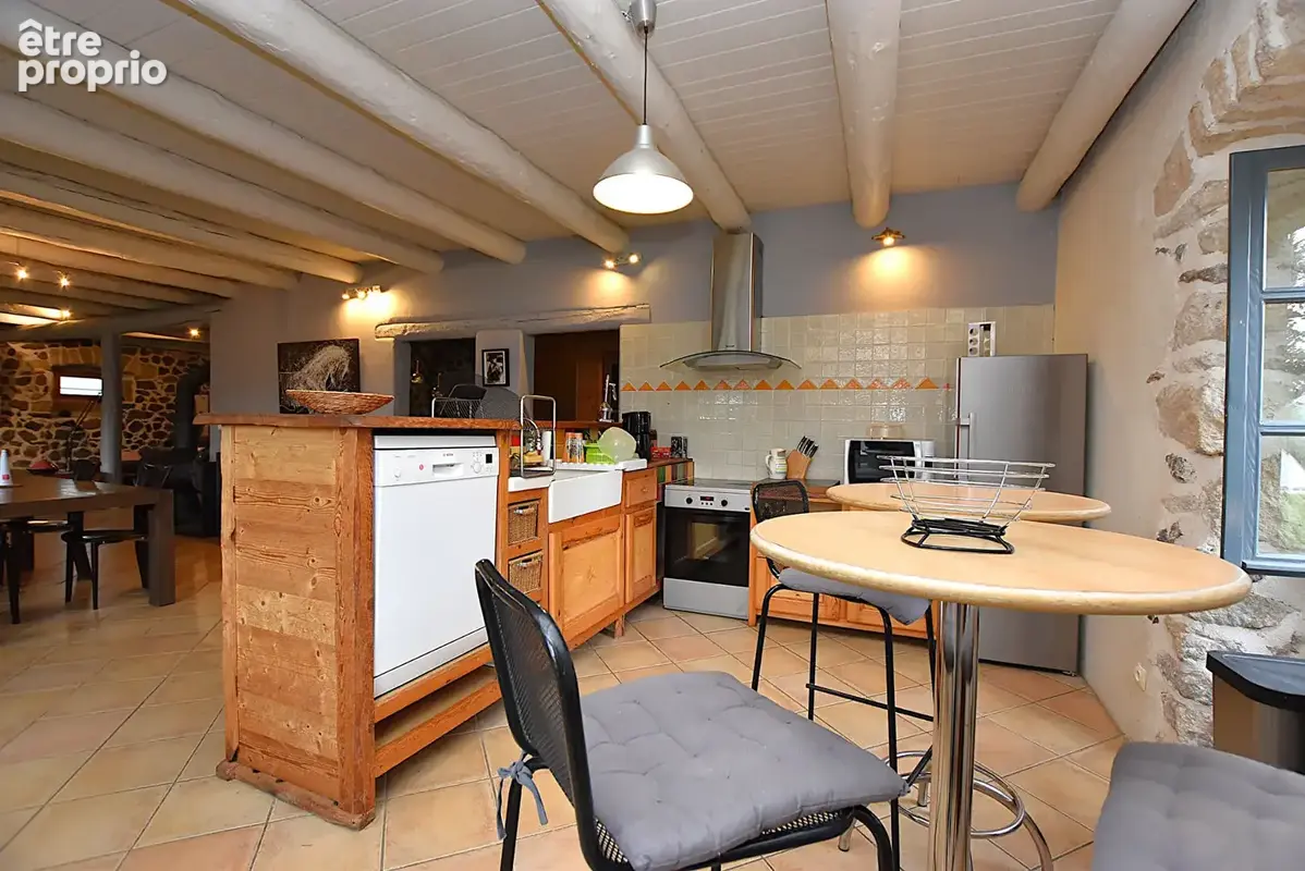 Maison en pierres 225 m² - photo 8