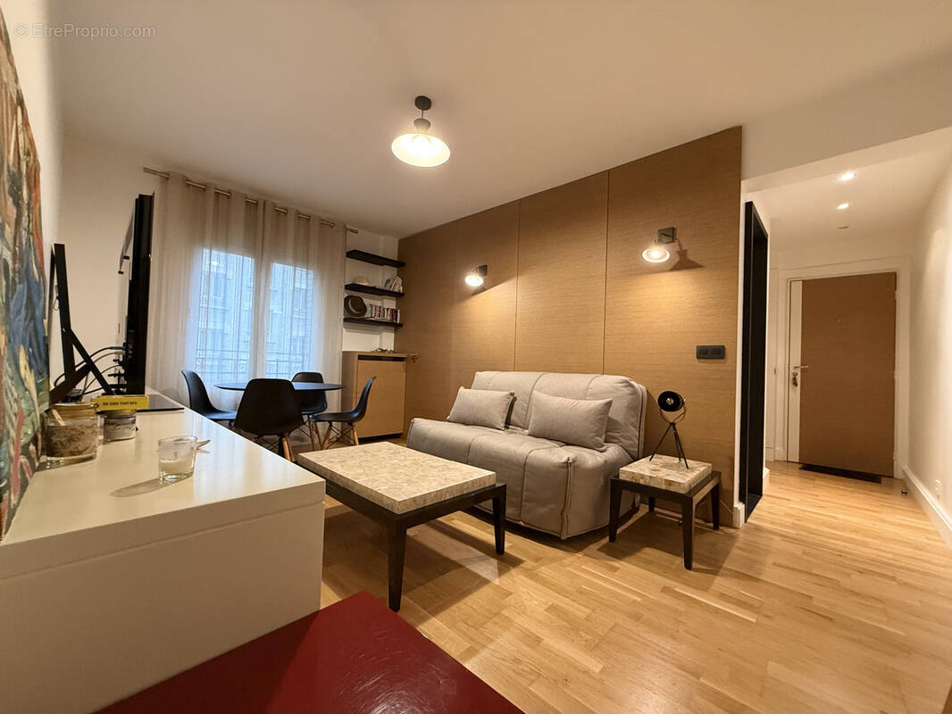 Appartement à COURBEVOIE