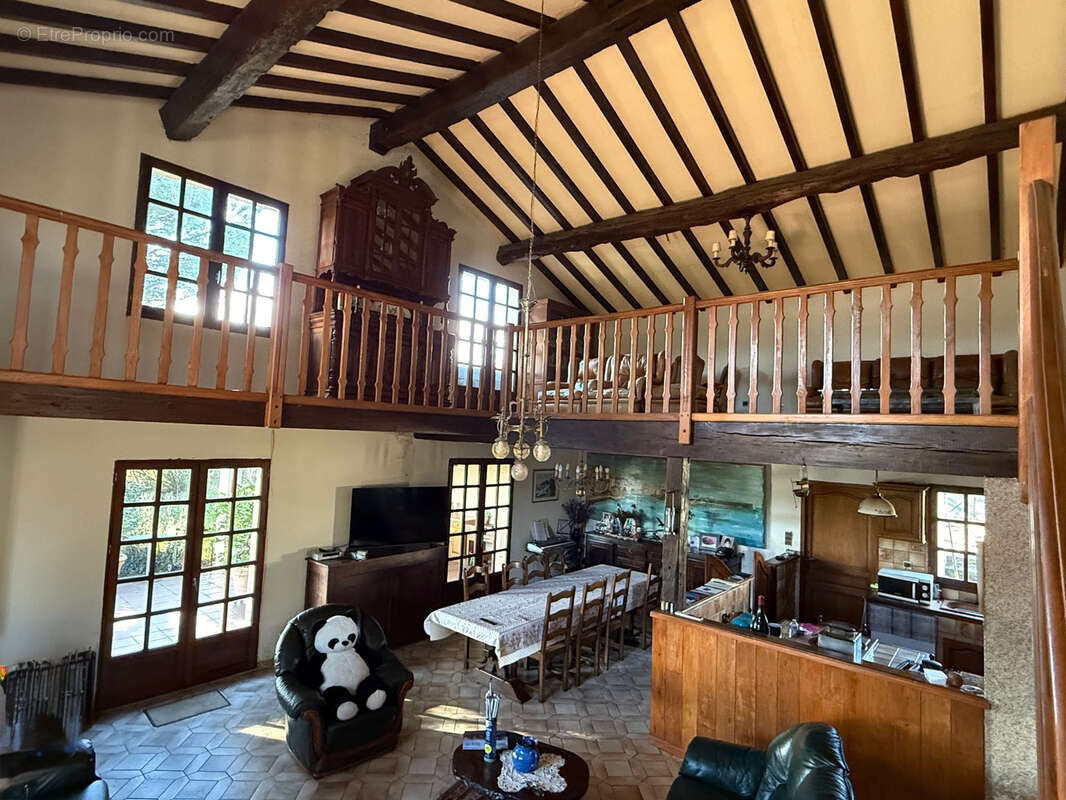 Maison à MONDAVEZAN