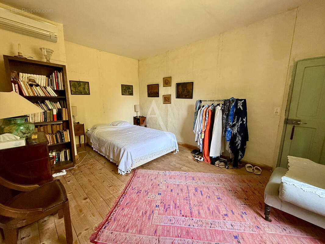 Une propriété d'exception 282m² - 7500m² de terrain - photo 7