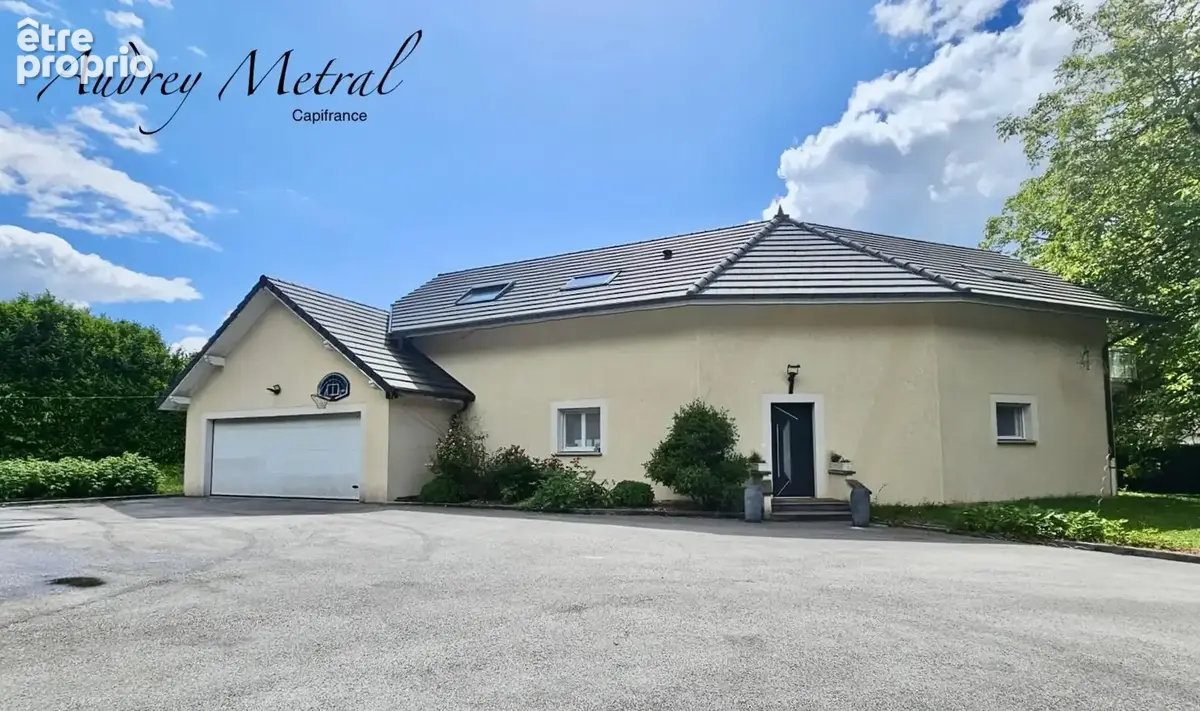 Villa à vendre à Serrières-en-Chautagne avec piscine, à 50 min de Genève et d'Annecy, 35 min d'Aix-Les-Bains et 15 min du Lac du - photo 22