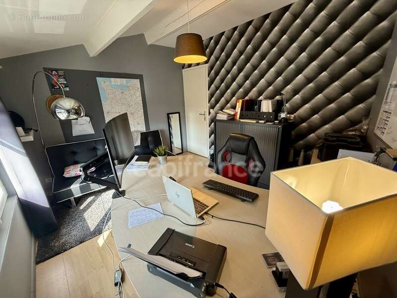 Le charme de l'ancien, le confort d'une rénovation soignée et un extérieur pensé pour profiter… sans les contraintes d'un grand  - photo 16