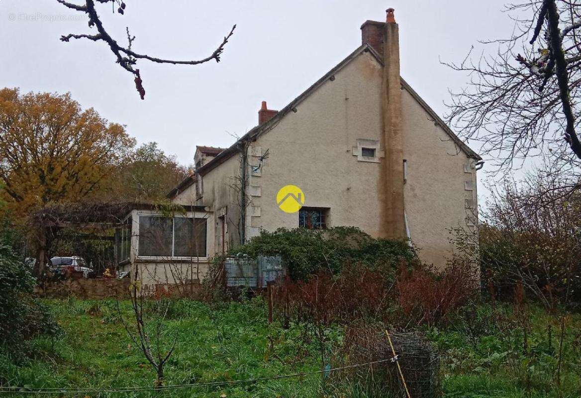 Maison à SAINT-HILAIRE-SUR-BENAIZE