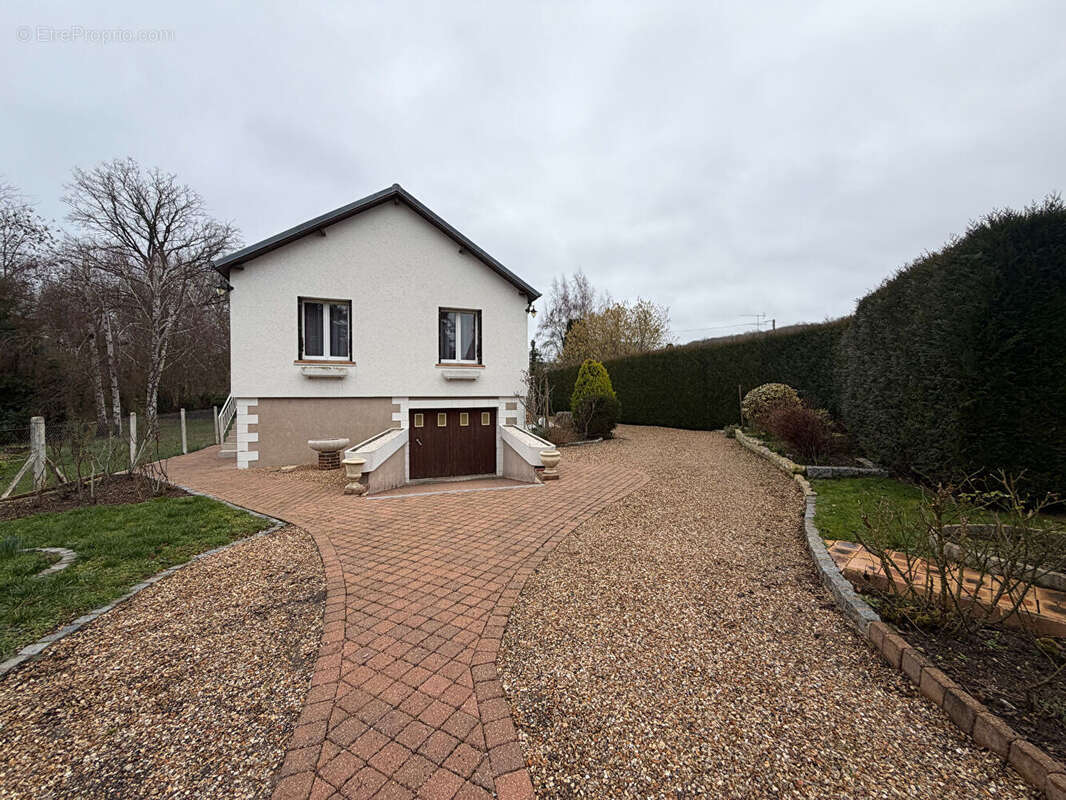 Maison à ARNIERES-SUR-ITON