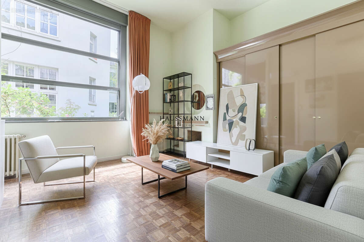 Maison à PARIS-18E