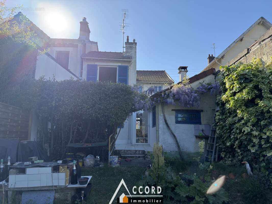 Maison à SARTROUVILLE