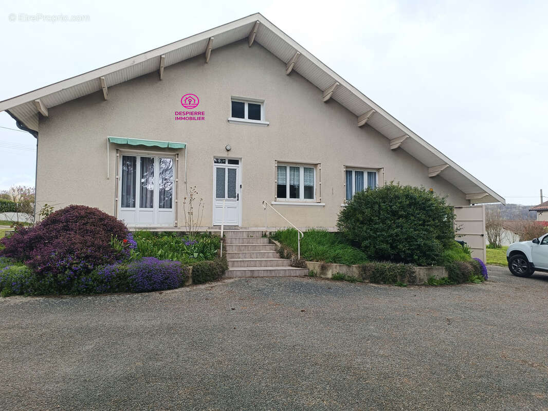 Maison à LA CHAPELLE-DE-SURIEU
