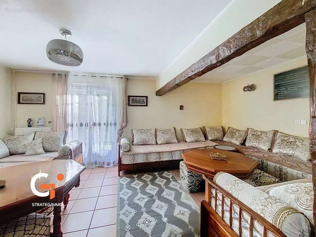 Maison à SAINT-ETIENNE-DU-ROUVRAY