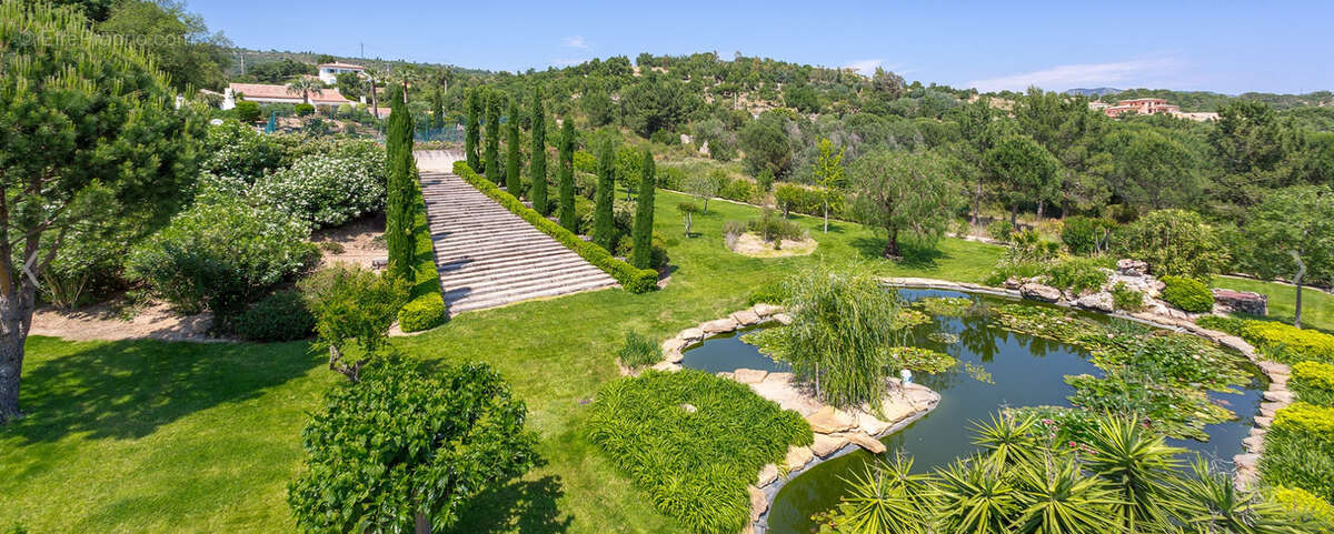 Maison à PLAN-DE-LA-TOUR