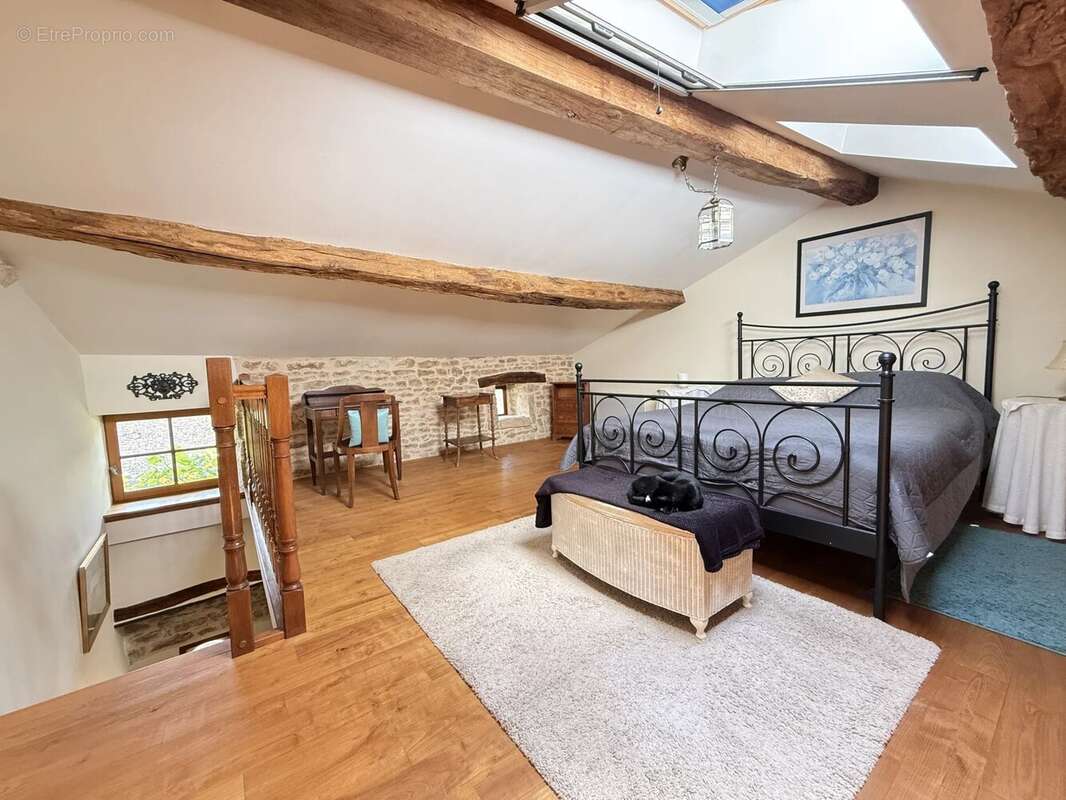 Charmante propriété en pierre de 3 chambres entre Ruffec et Verteuil - photo 9