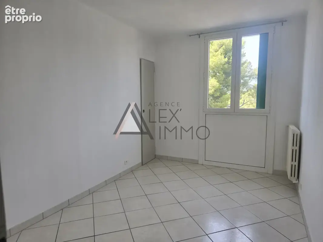 Appartement 3/4 pièces - 65,37 m2 - Marseille 12ème - 180.000 € - photo 8