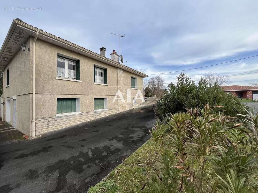 Maison à MAINE-DE-BOIXE