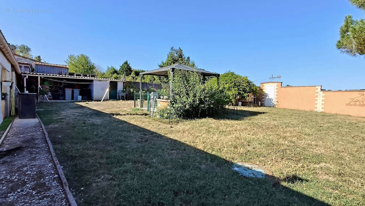 Maison en pierre de 131 m2   3 chambres   Jardin clos   Garage de 35 m2 - photo 22