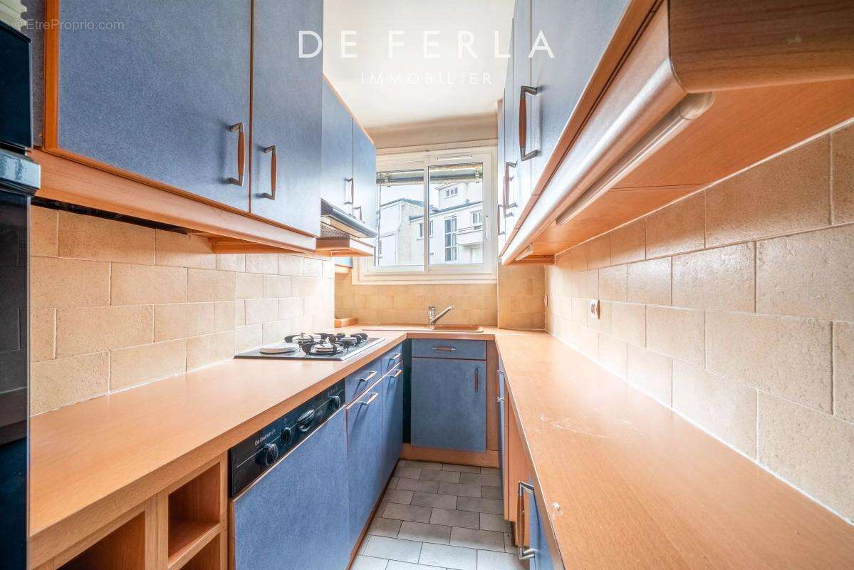 Appartement à PARIS-15E