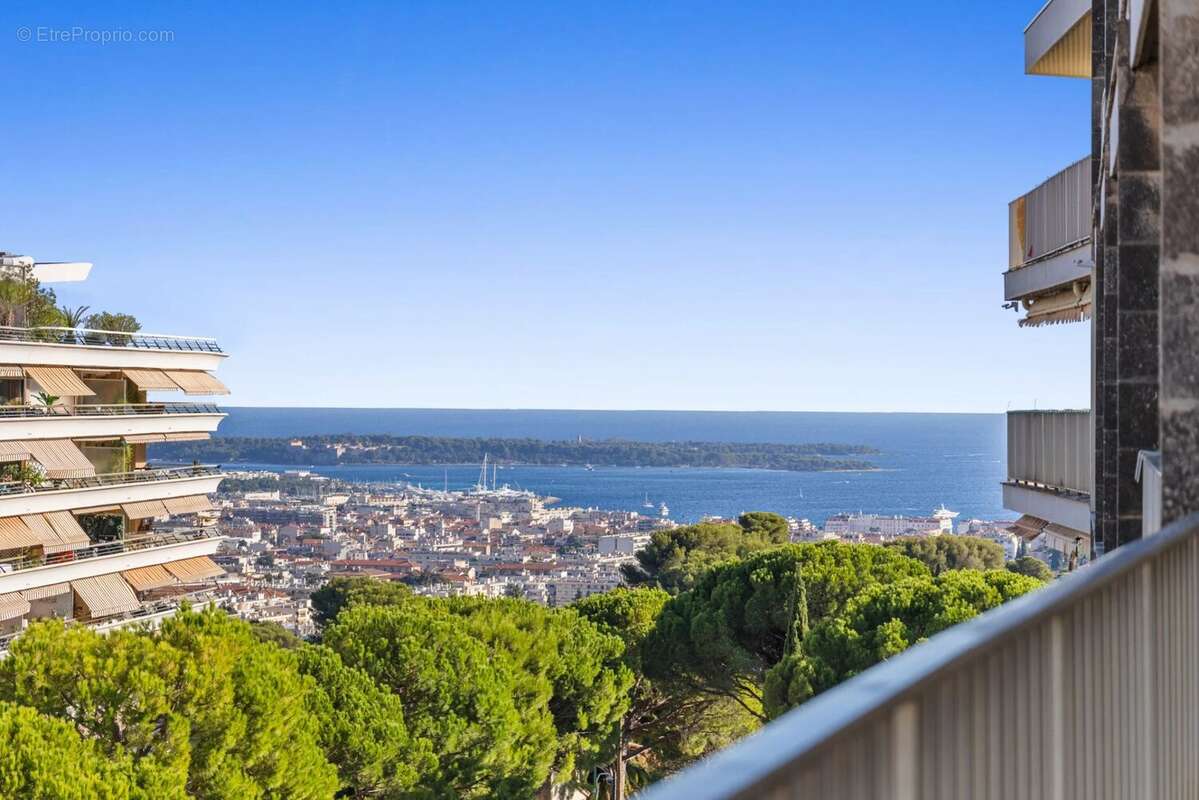 Appartement à LE CANNET