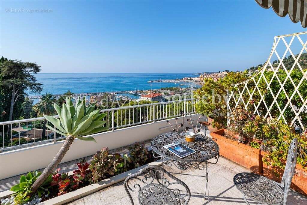 Menton Garavan penthouse duplex vue mer terrasses résidence luxe piscine garage - photo 16