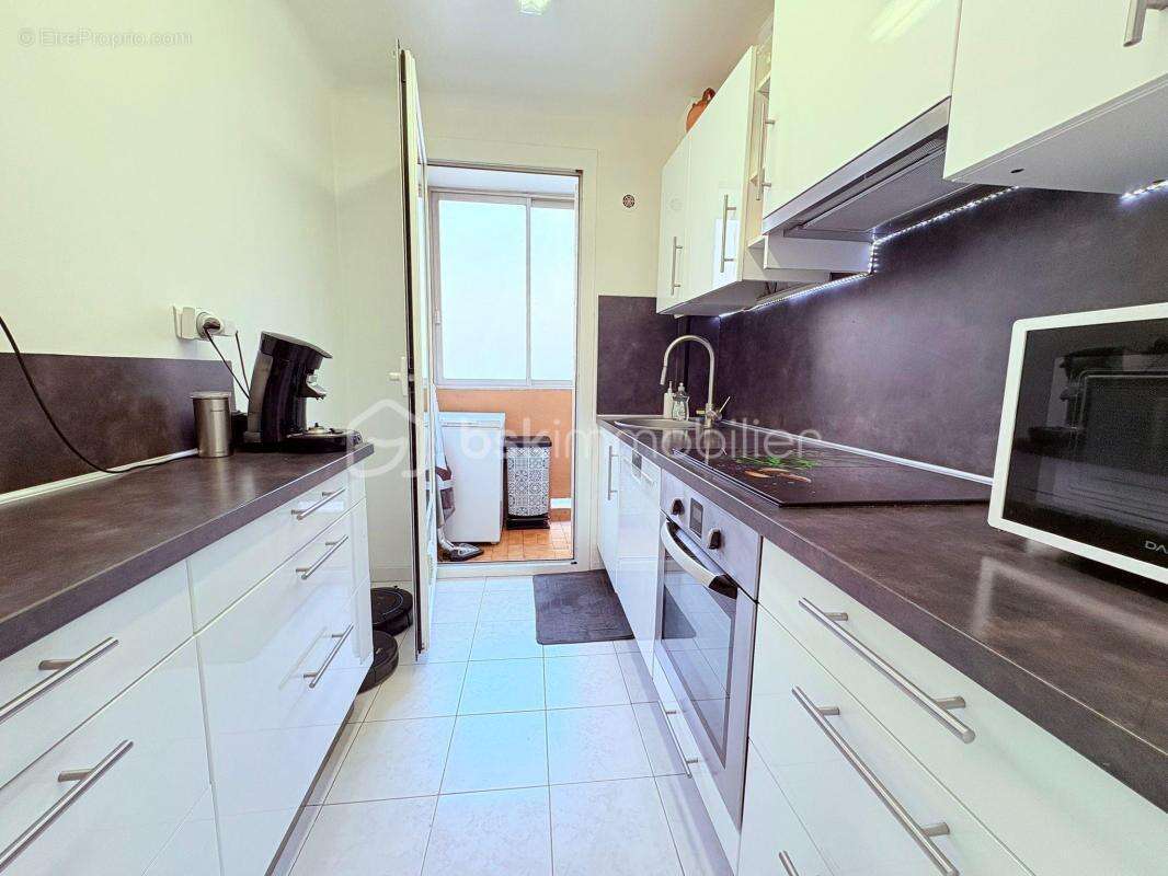 Grand 3/4 pièces traversant de 67 m² – parking privé – Pasteur, Nice - photo 8