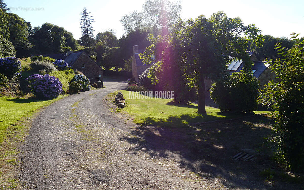 Propriété de caractère avec gîte - PLOULEC'H - photo 2