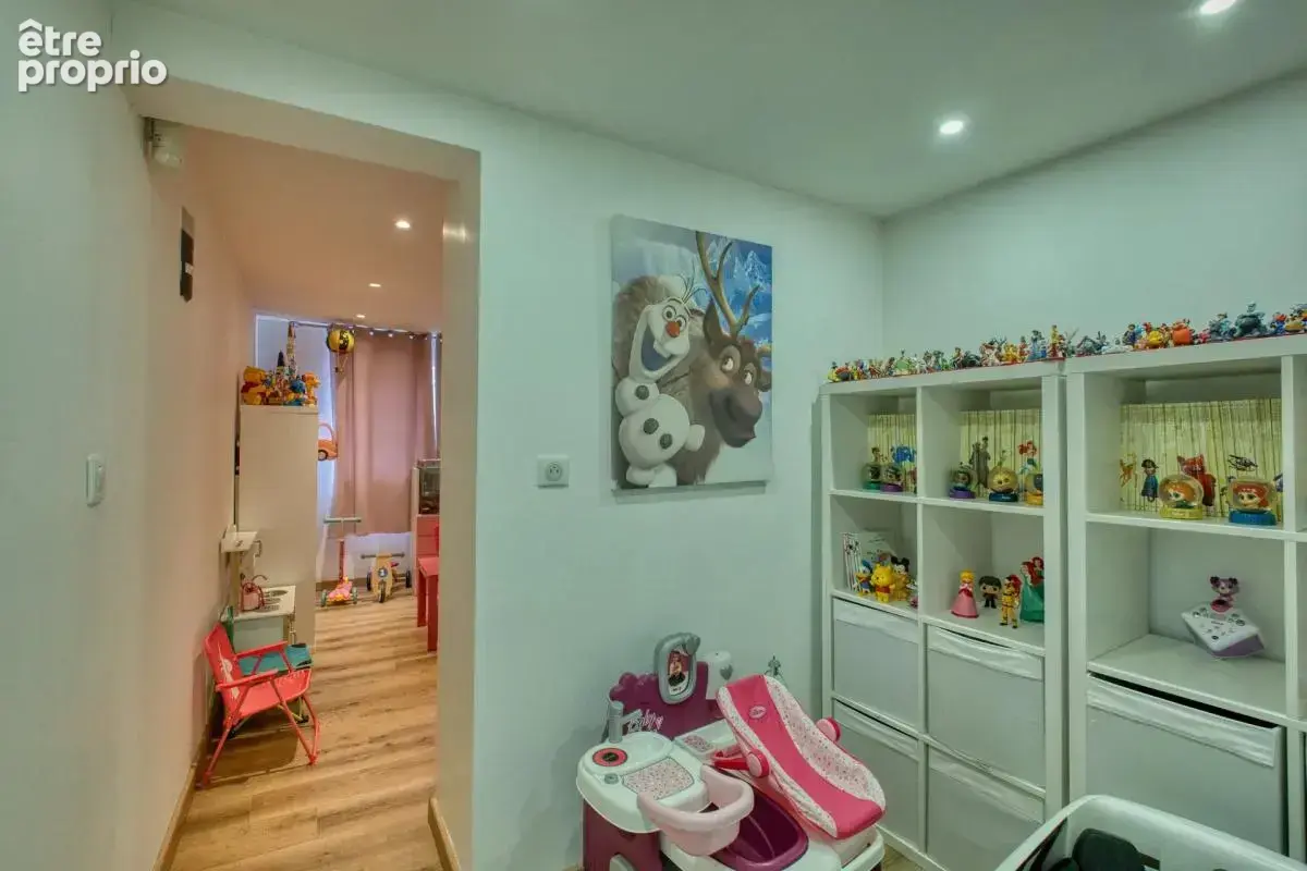 Maison de 8 pièces de 225 m² à Lemud - photo 4