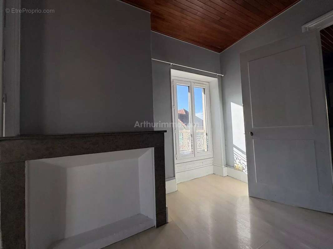 Appartement à SAINT-MARTIN-D'HERES