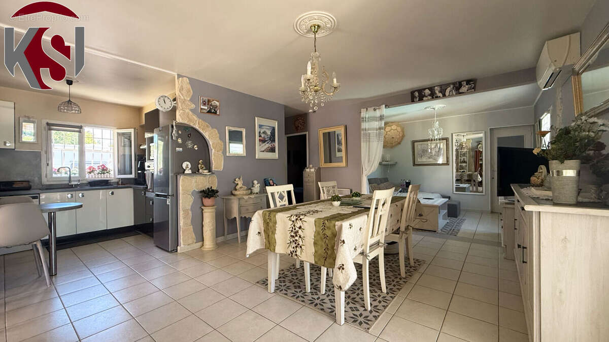 Maison à REGUSSE