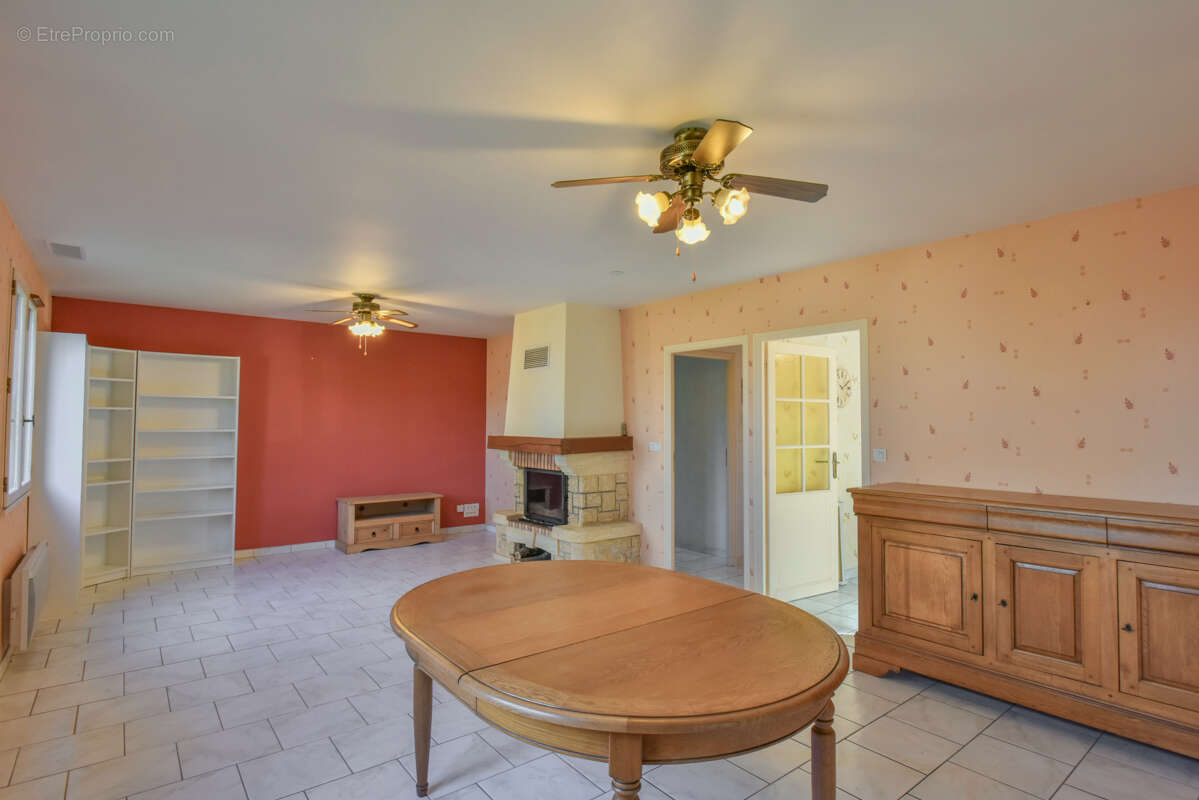 Maison individuel, +/-80 m2 , grande sous-sol 6pieces,  3 chambres, atelier en bois, jardin et forets - photo 9
