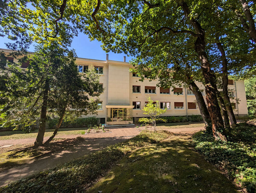 Appartement à AVRILLE