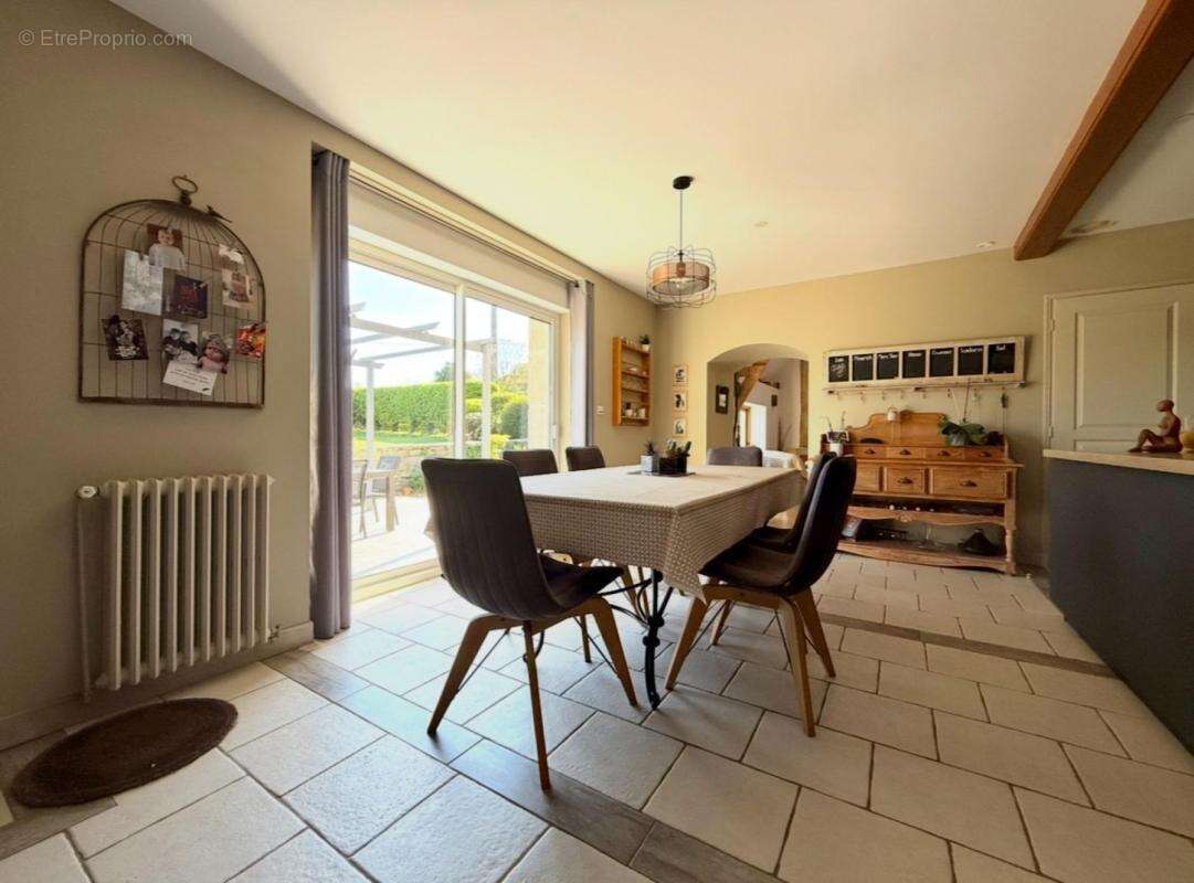 Maison à MALESTROIT