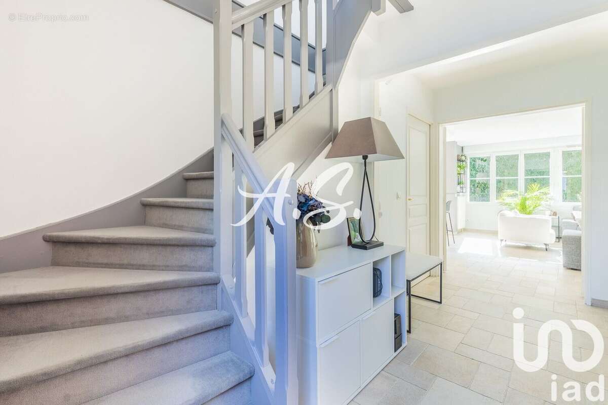 Photo 8 - Maison à VERRIERES-LE-BUISSON