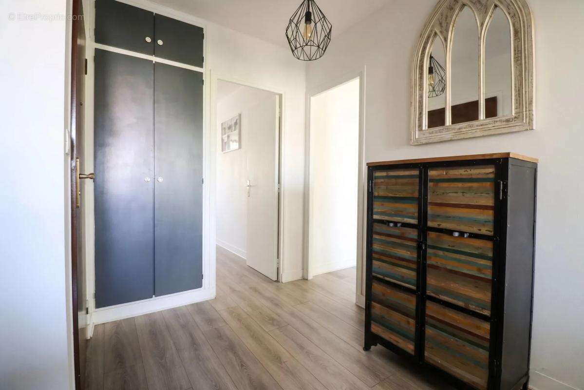 Appartement de 4 pièces de 79 m² à Garches - photo 6