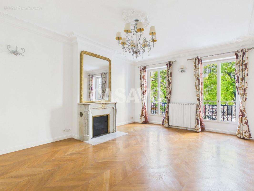 Appartement à PARIS-10E