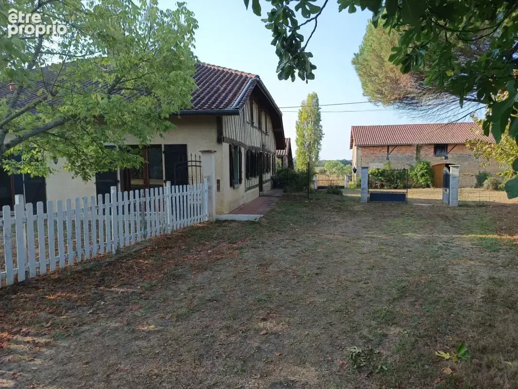 Maison à LE HOUGA