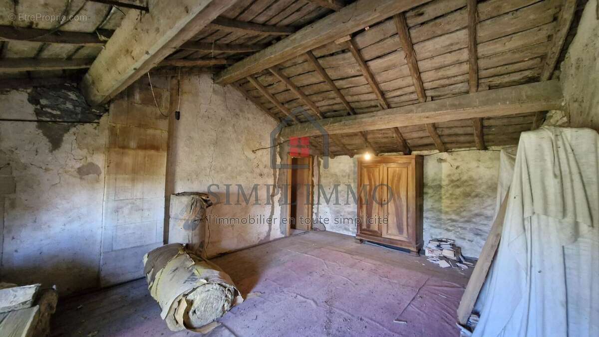 Maison à CHAMPAGNE