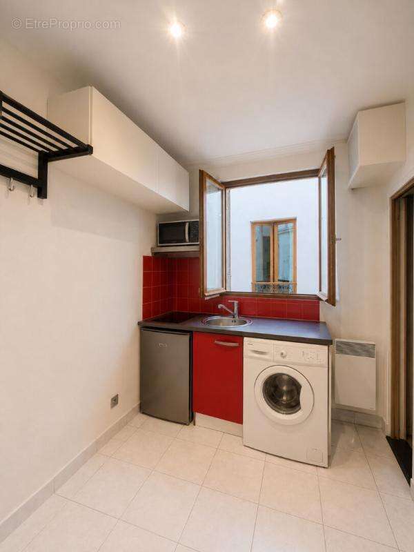 Montmartre  - abbesses - studette au calme sur cour - adresse rare - photo 5